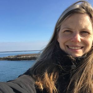 Meet your Posher, Cassandra